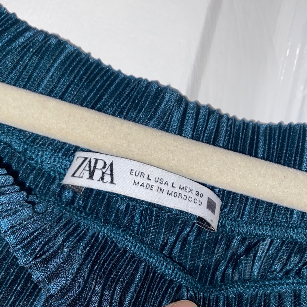 Zara Wide-Leg Pleated Pants in Deep Teal - Picture 4 of 5